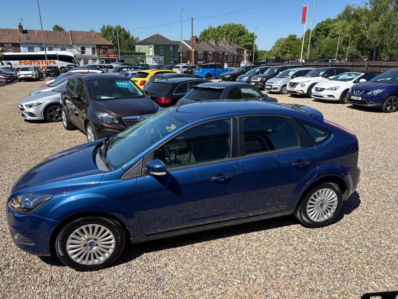 FORD FOCUS