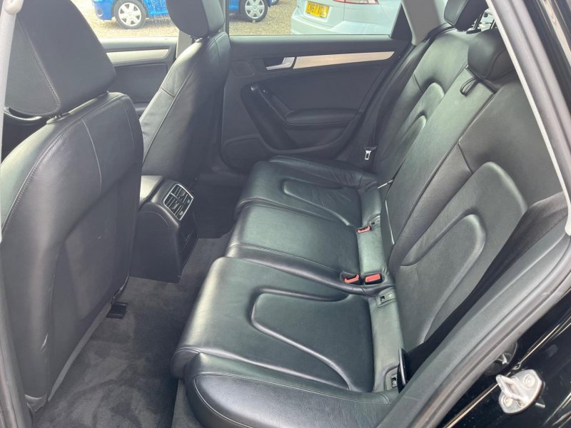 AUDI A4 AVANT