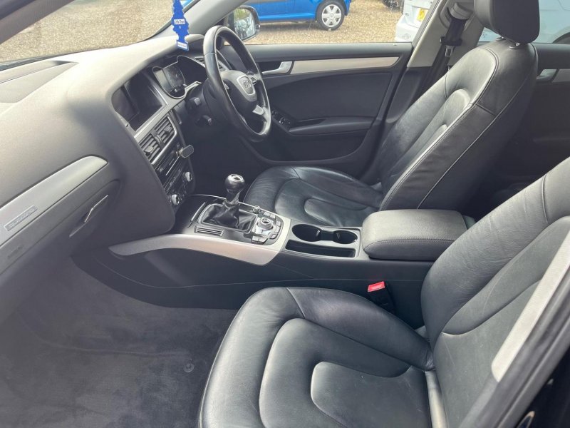 AUDI A4 AVANT
