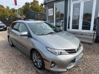TOYOTA AURIS